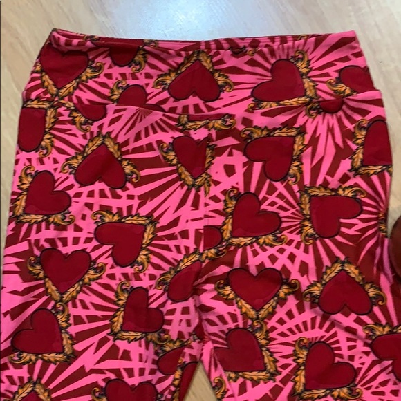 LULAROE | Soft Heart Printed Leggings - Picture 6 of 6